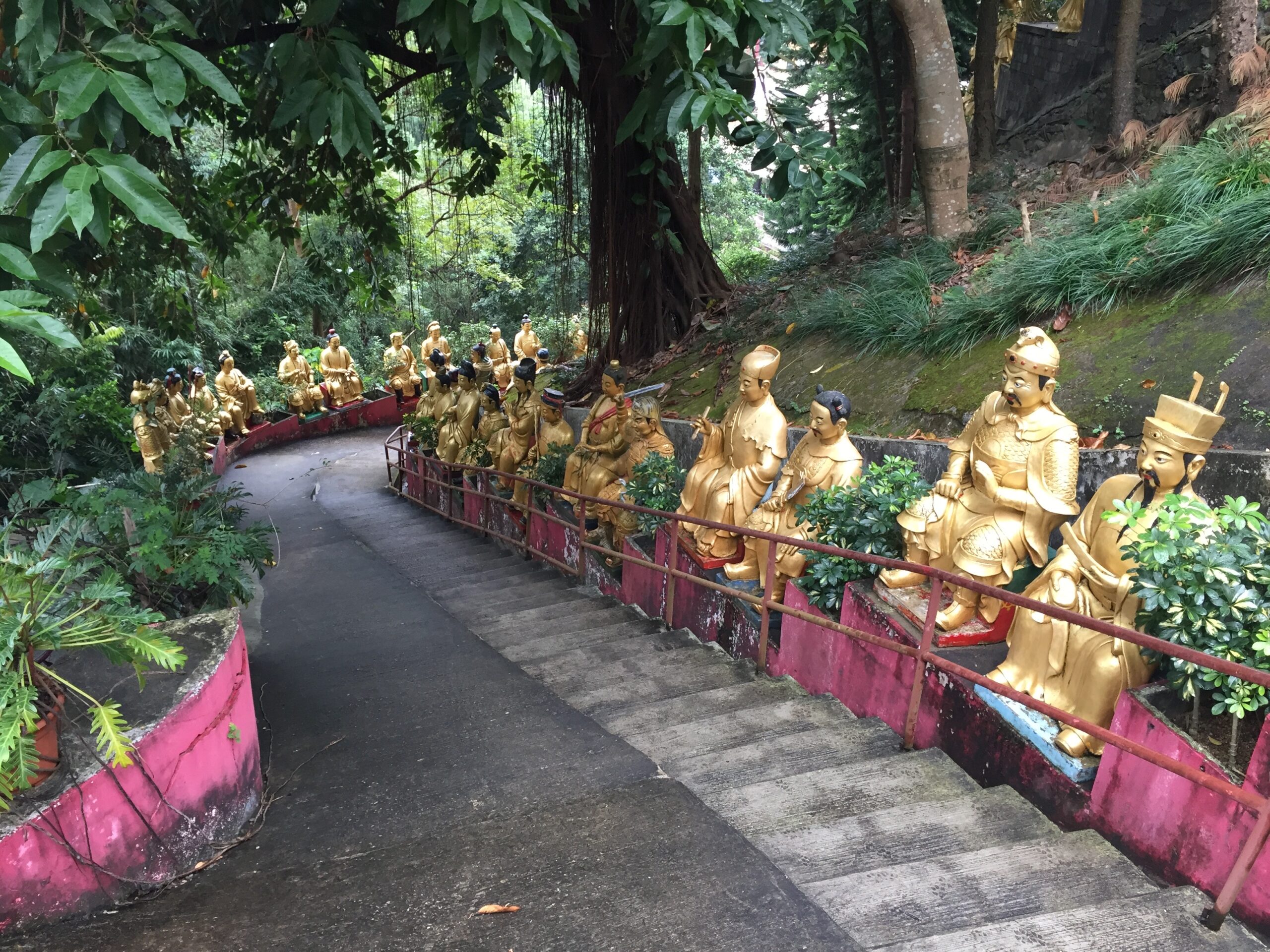 Ten Thousand Buddhas Monastery 萬佛寺 (Hong Kong)