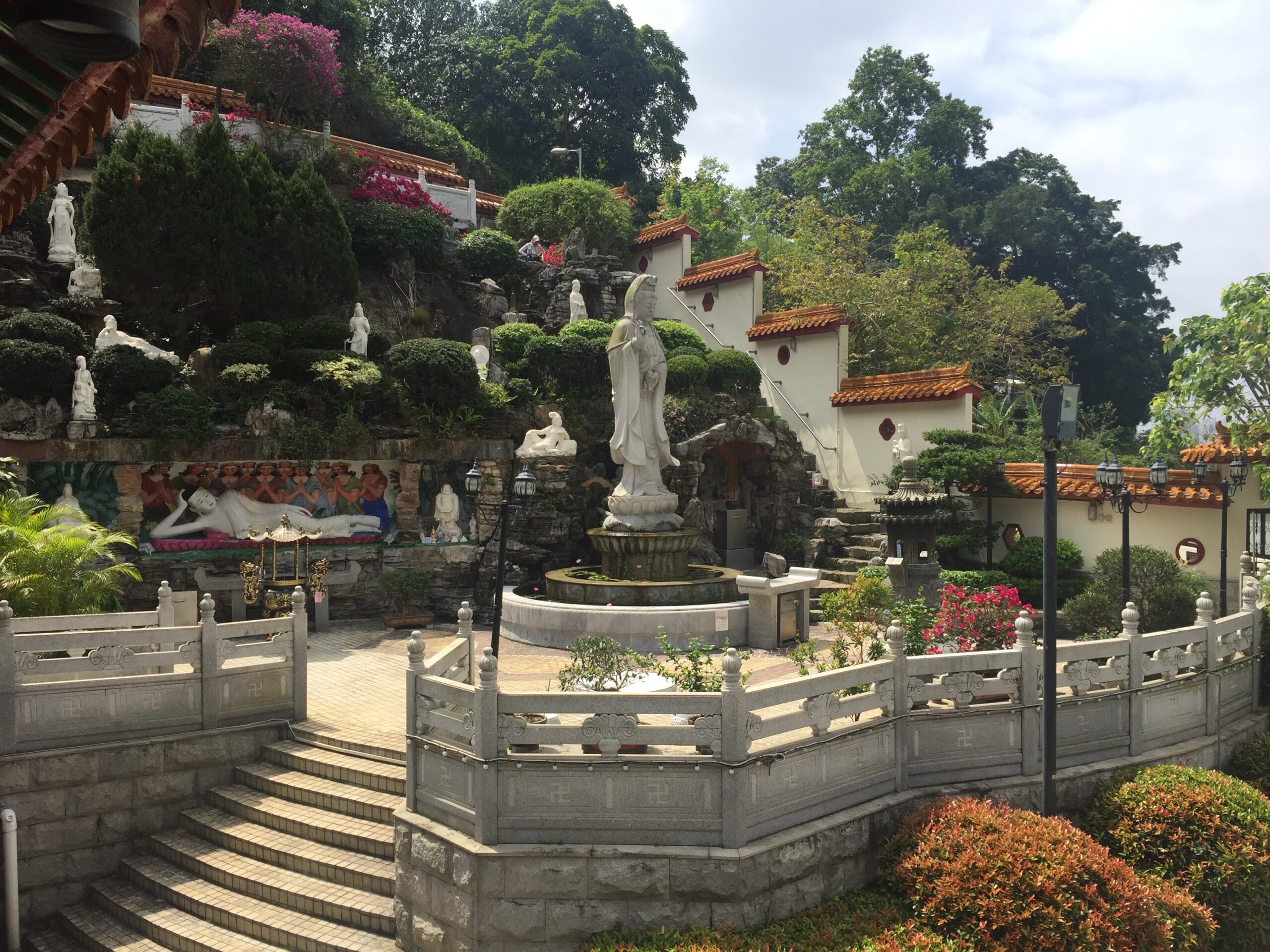 Yuen Yuen Institute 圓玄學院 (Hong Kong)